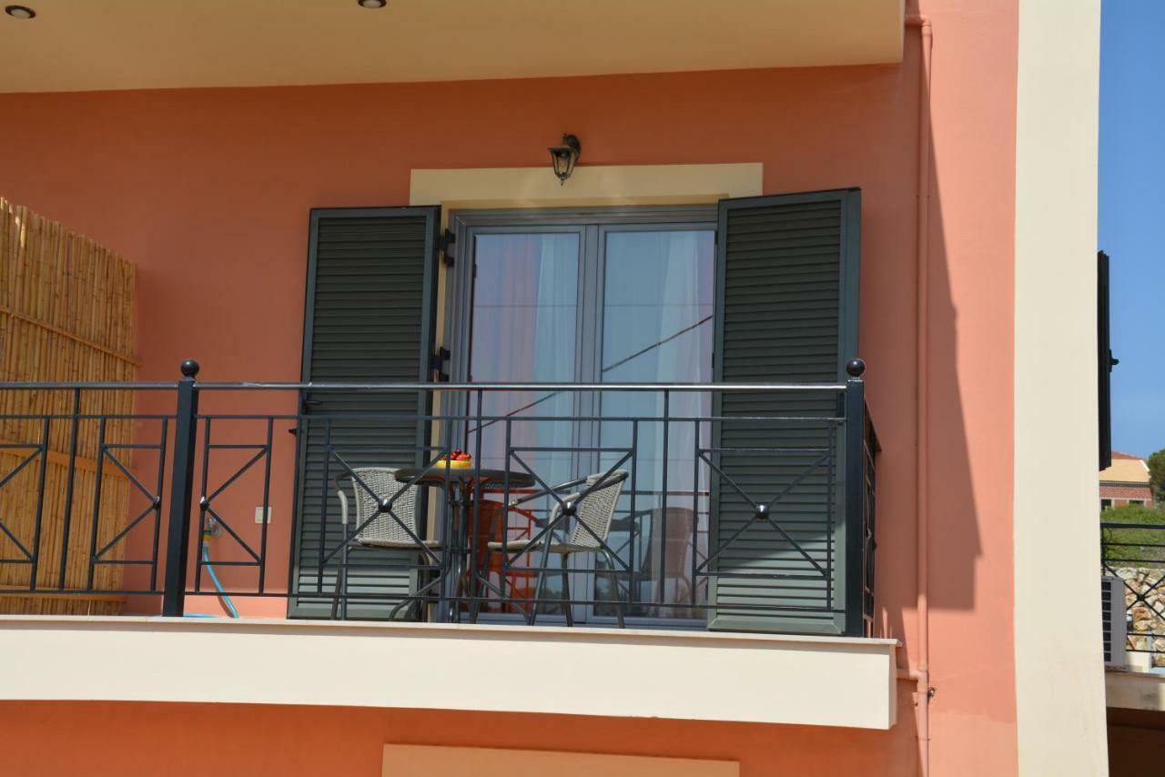 Lotus Sea View Studio Apartment 2 Ликсури Екстериор снимка