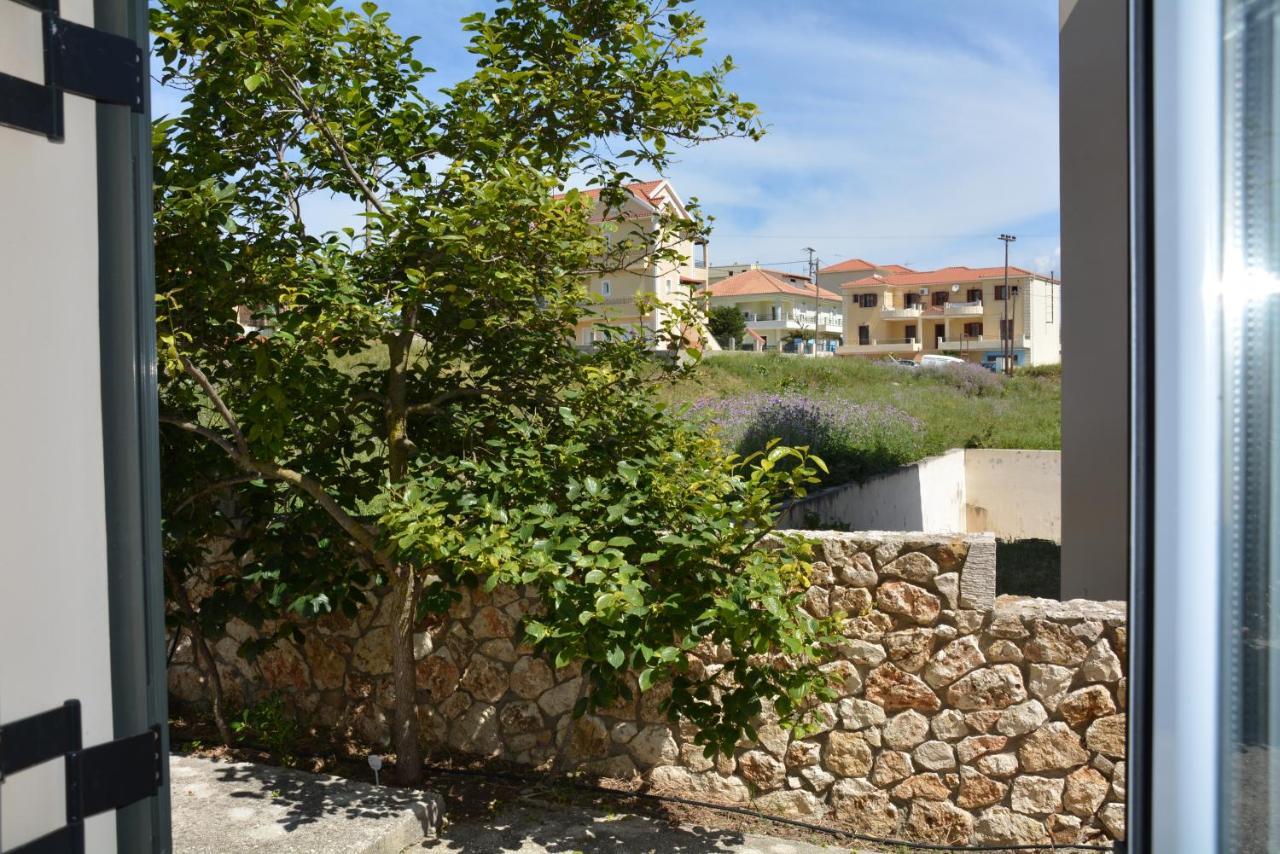 Lotus Sea View Studio Apartment 2 Ликсури Екстериор снимка