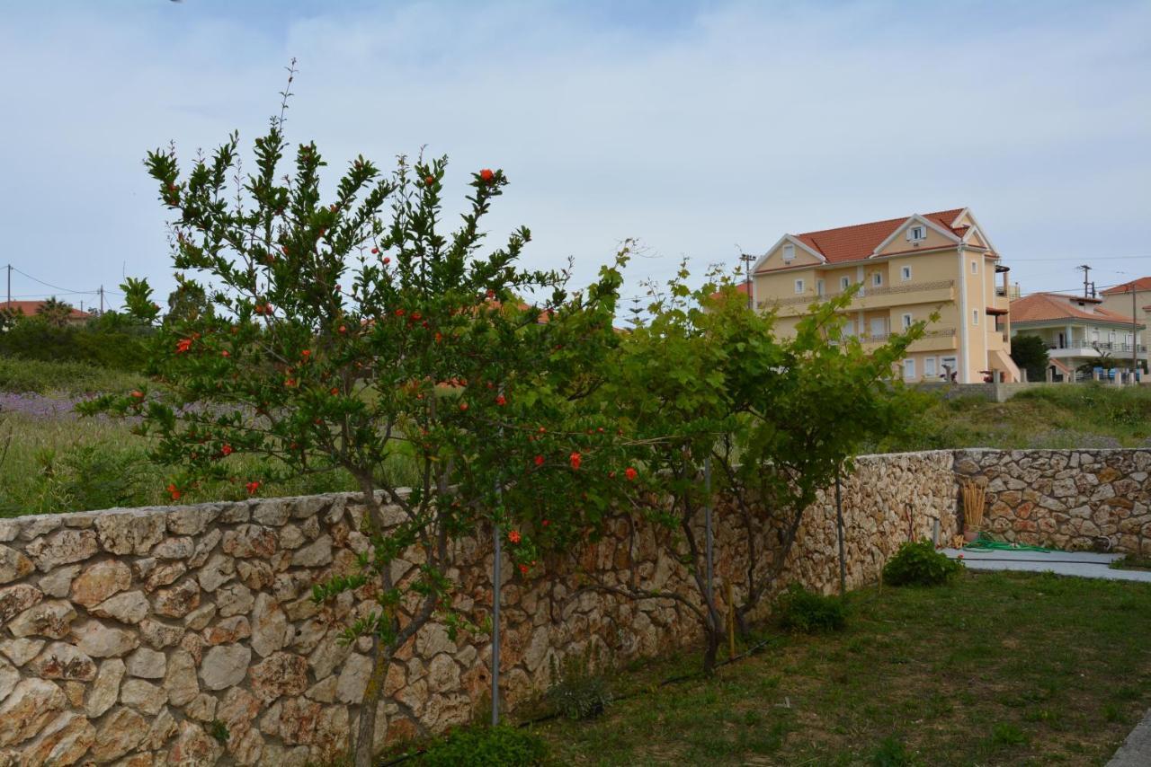 Lotus Sea View Studio Apartment 2 Ликсури Екстериор снимка